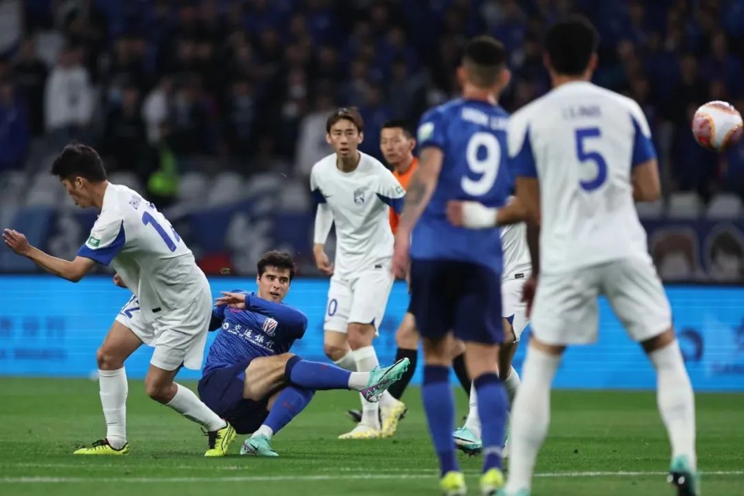 上海申花客场逼平武汉卓尔,保持不败纪录 上海申花客场逼平武汉卓尔,保持不败纪录