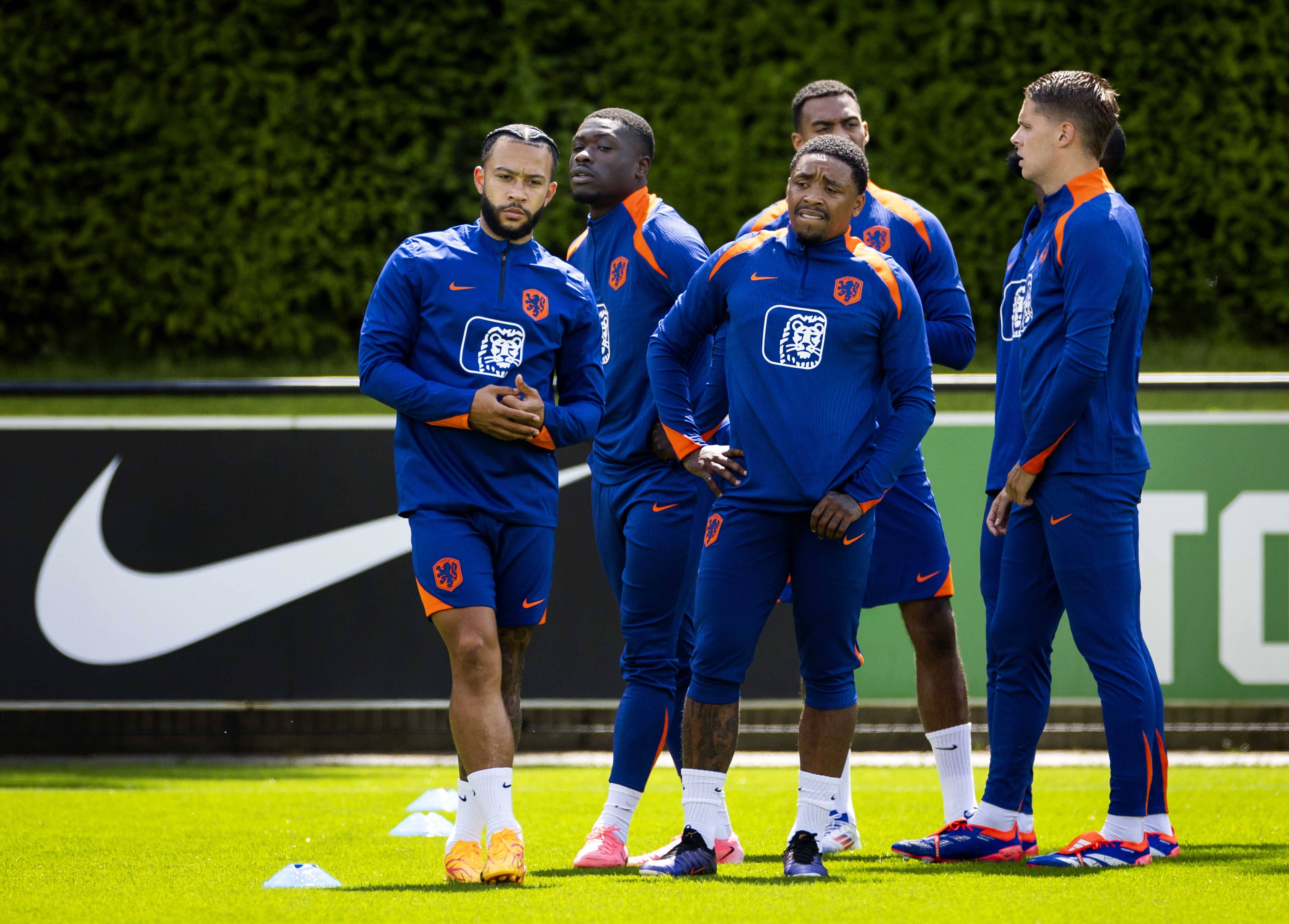 荷兰队豪取大胜,晋级下一轮比赛 荷兰队豪取大胜,晋级下一轮比赛