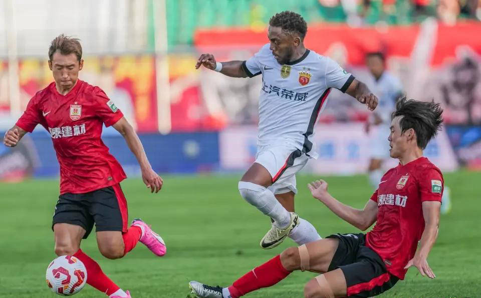 V体育-亚泰主场不敌建业,陷入三连败困境