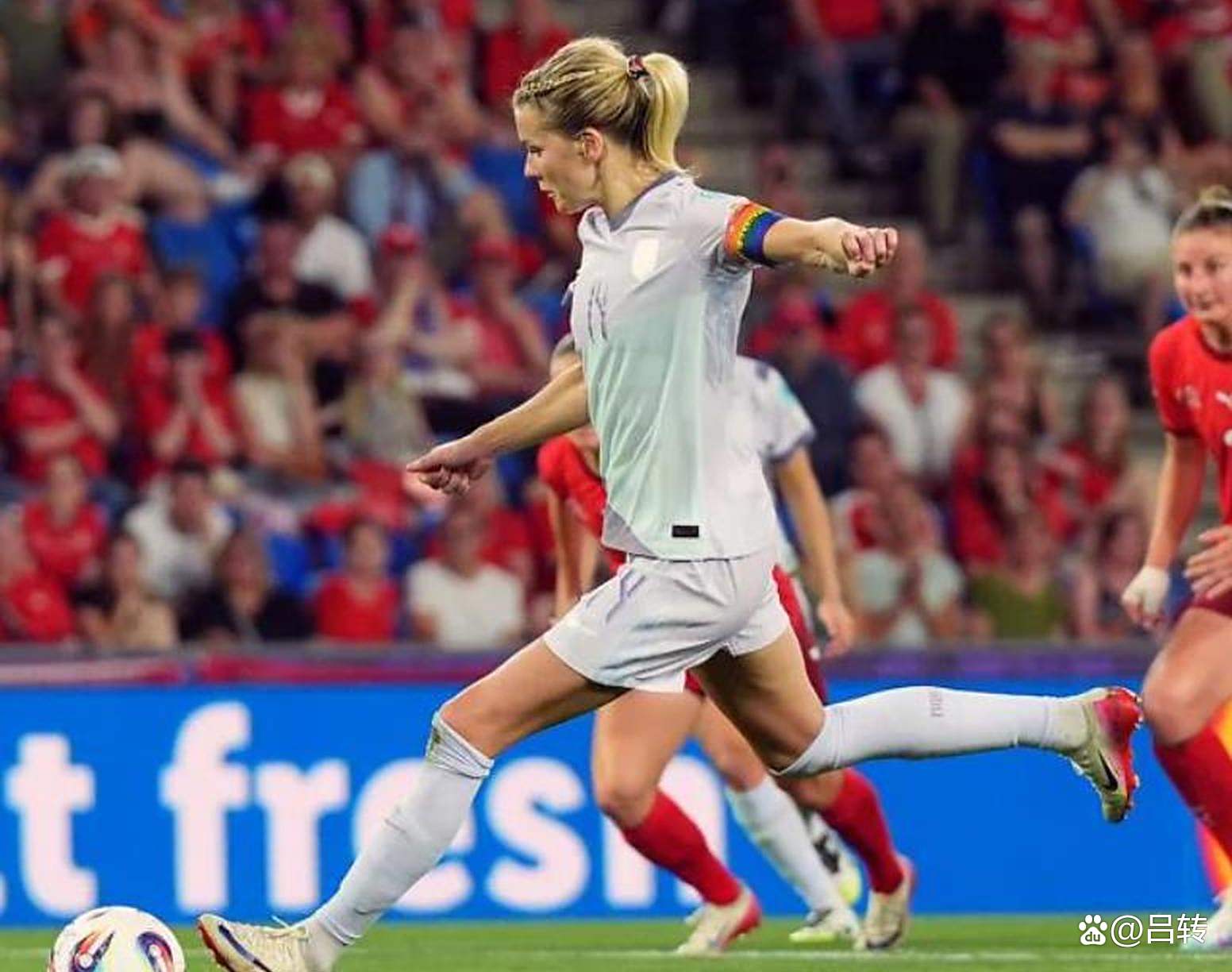 瑞士篮球联赛新赛季揭幕战惊险收场,双方战力均衡 瑞士篮球联赛新赛季揭幕战惊险收场,双方战力均衡